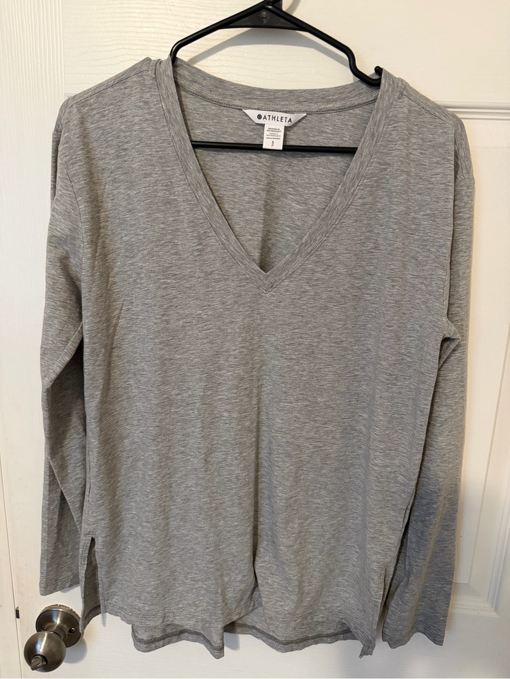 Athleta Light Heather Gray V-Neck Long Sleeve Top
